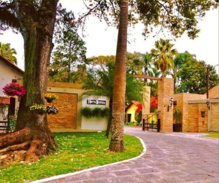 Hotel Bertell Penedo  Exterior foto